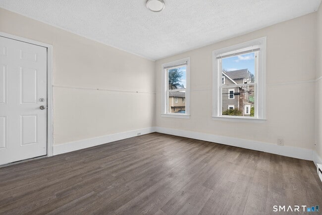 Photo - 27 Beacon St Unit 3