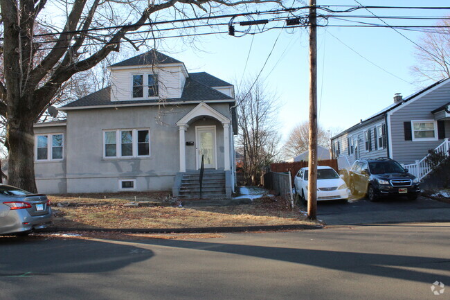 Building Photo - 97 Yarwood St Unit 2nd floor Rental