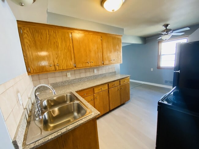 Photo - 4533 University Ave NE