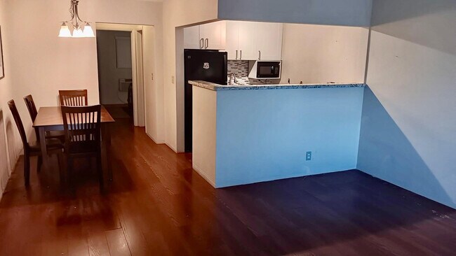 Photo - 2000 NE 51st Ct Unit 203