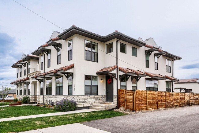 Photo - Bright & Inviting Home | Access to All
