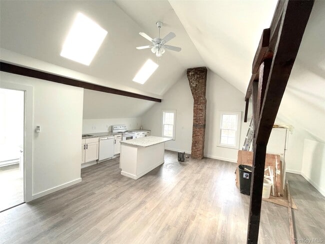 Photo - 1419 NY-376 Unit 5
