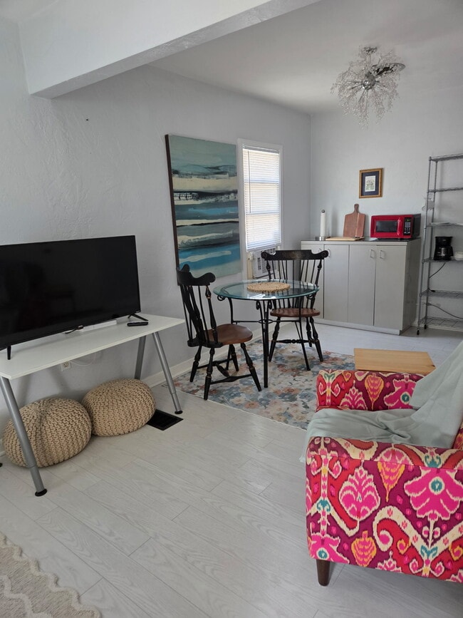 Photo - 162 Daytona Ave