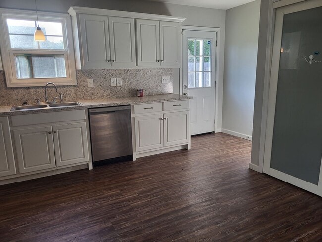 Photo - 3bd/2ba Beauty in Positively Phenix City!!