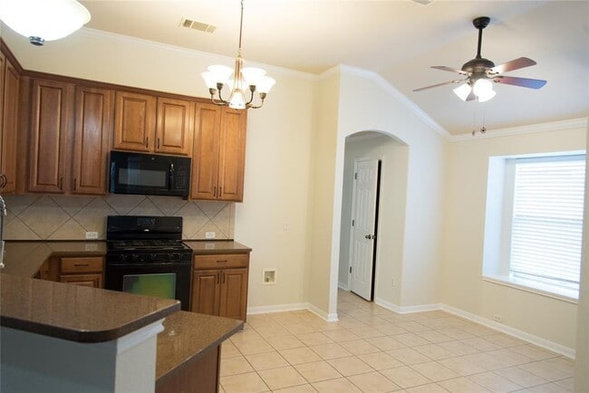 Photo - 808 Broken Trace Ct