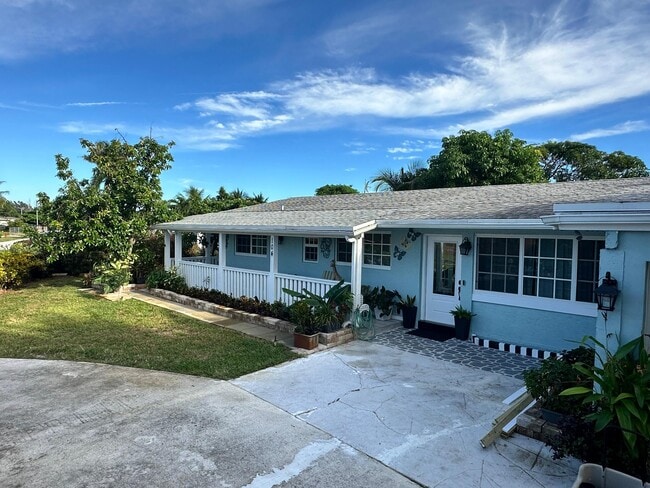 Photo - 104 NE 16th Ave