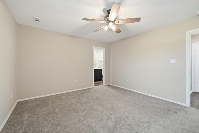 Photo - 19 Farmhouse Cir