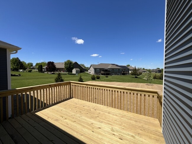 Photo - 970 Meadow Ln