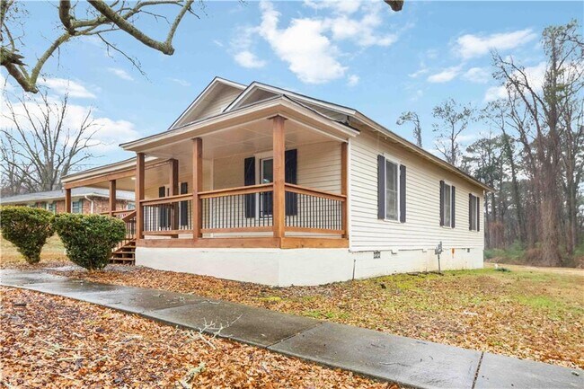 Photo - 2141 Fairburn Rd SW