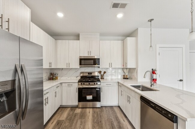 Photo - 140 W Webster Ave Unit 228