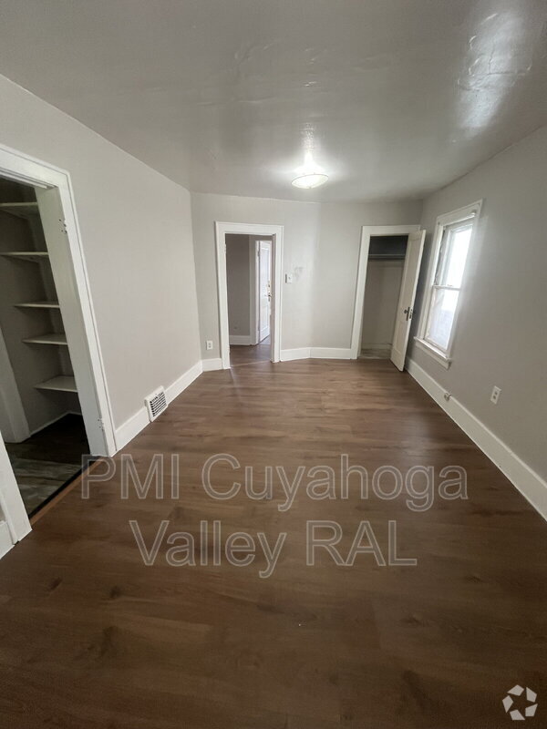 Building Photo - 523 Gage St Rental