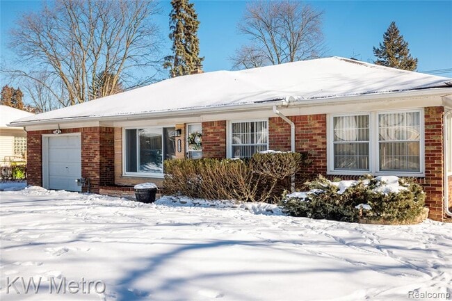 Photo - 32348 Linderman Ave