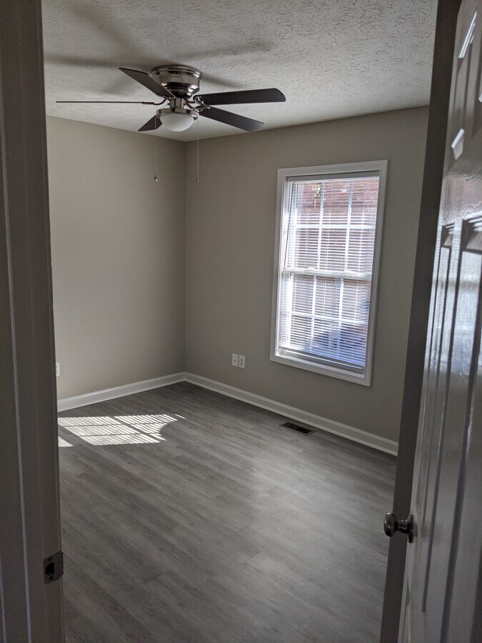 Photo - Central Drive Apartments Unit 168