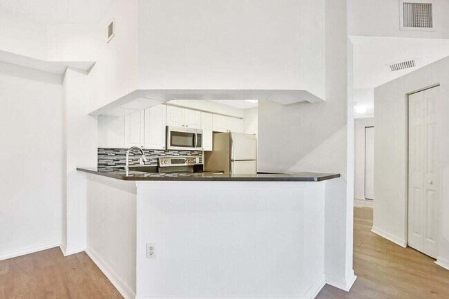 Photo - 2725 Anzio Ct Unidad 308