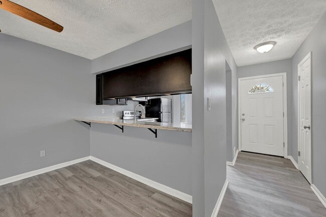 Photo - 504 Park Manor Cir