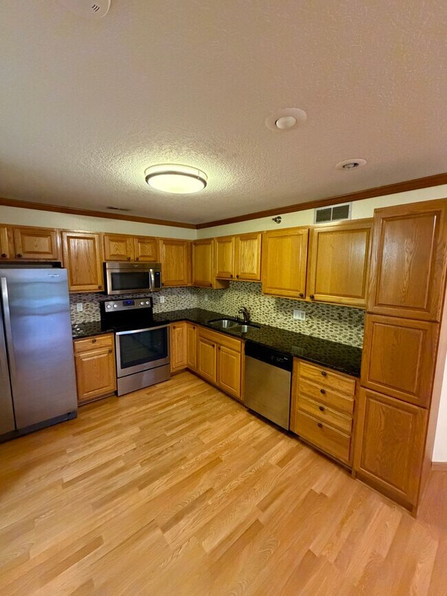 Photo - Condo For Rent!