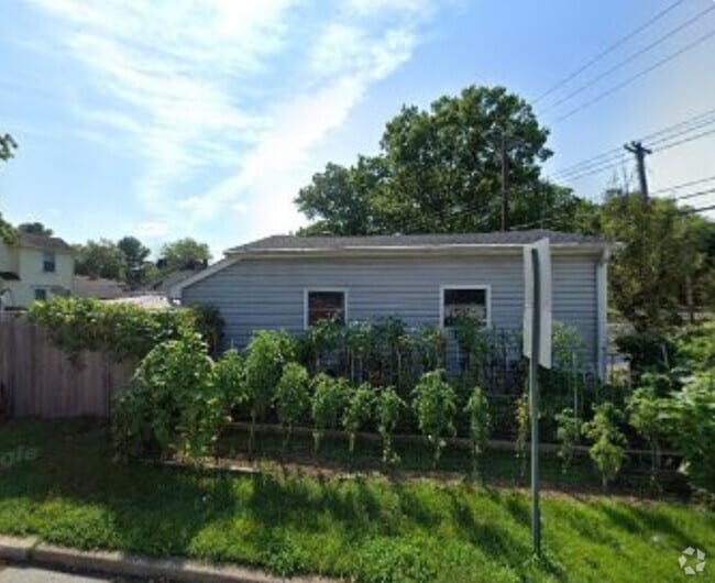 Building Photo - 1035 Milmont Ave Rental
