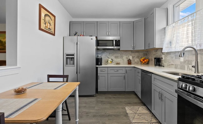 Building Photo - 2153 Haworth St Unit 2A