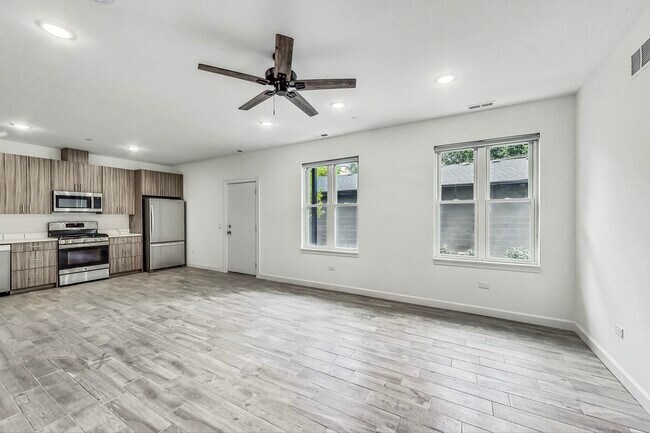 Photo - 6135 S Kimbark Ave Unit 103