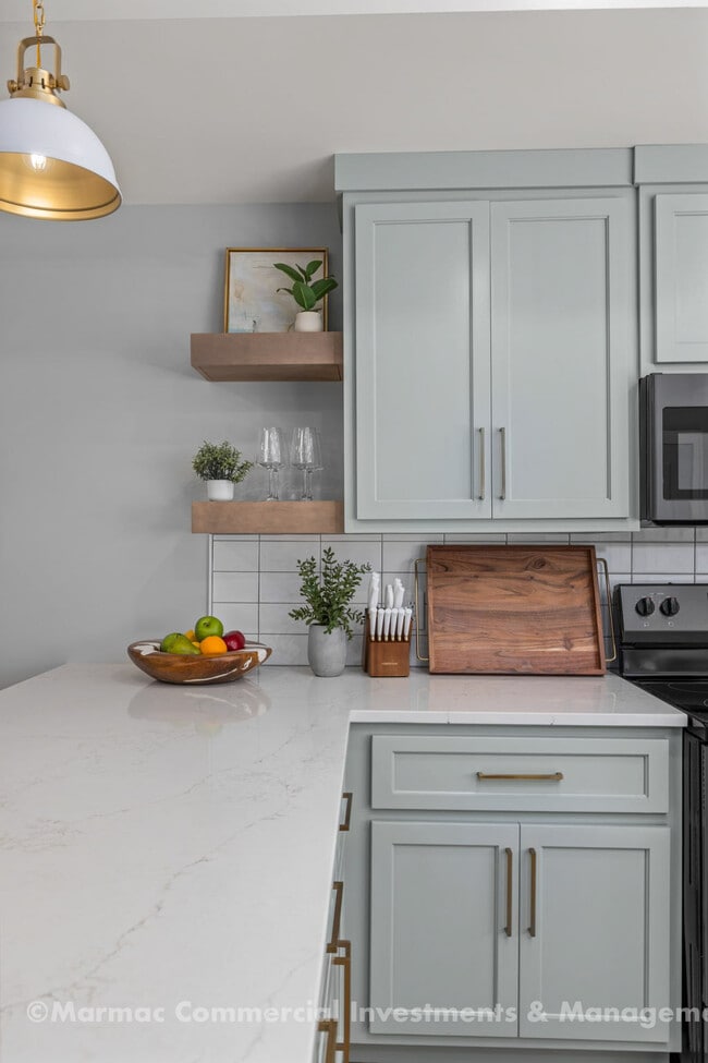 Photo - 154 N Poplar St