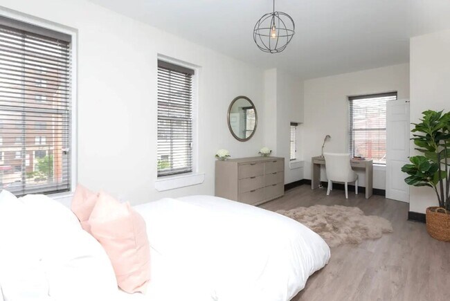 Photo - 930 N Calvert St