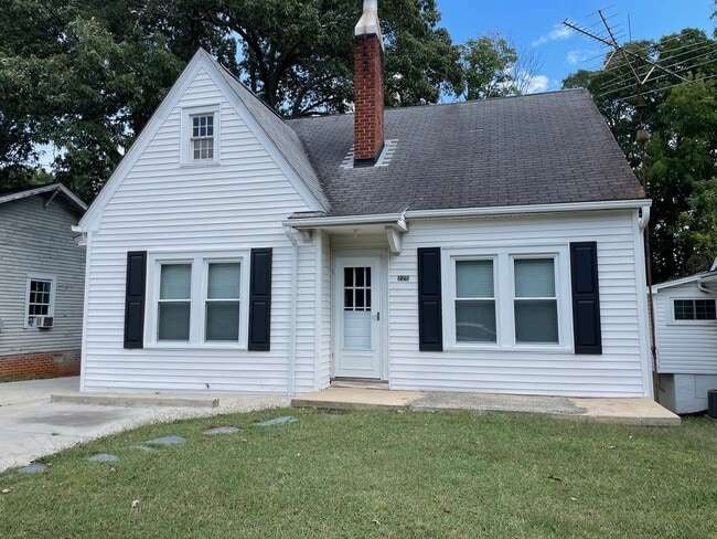 Building Photo - 3 BED, 1 BATH HOME IN ASHEBORO