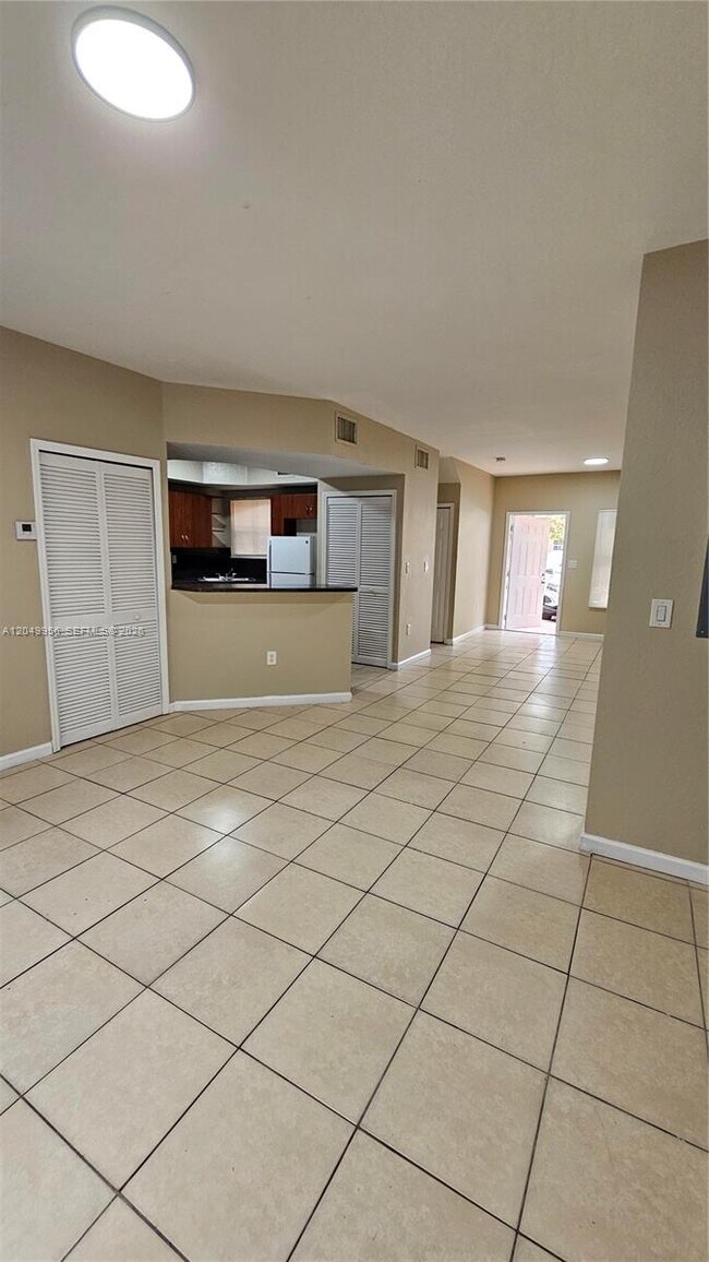 785 SW 6th Pl