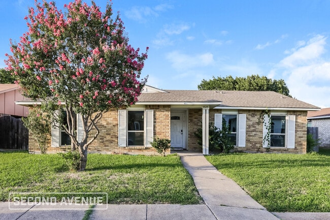 Building Photo - 7525 Ashcrest Ln