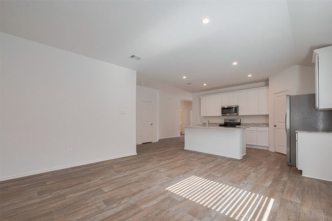 Building Photo - 30842 Brightwell Bnd Rental
