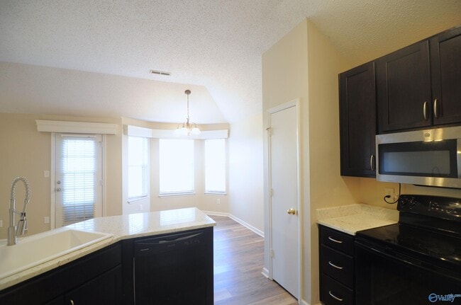 Photo - 104 Postwood Ct