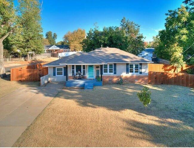 Photo - 401 E 8th St Casa