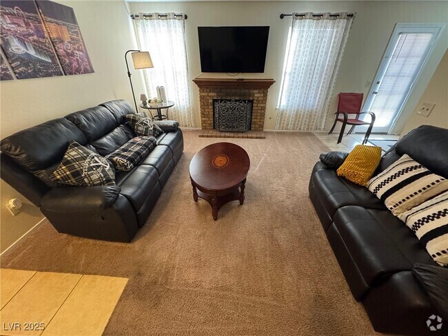 Building Photo - 5576 W Rochelle Ave. Unit 31B Rental