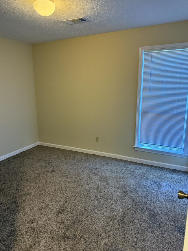 Photo - 7200 Devine St