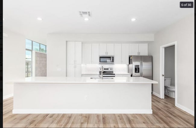 Building Photo - 3006 N 34th St