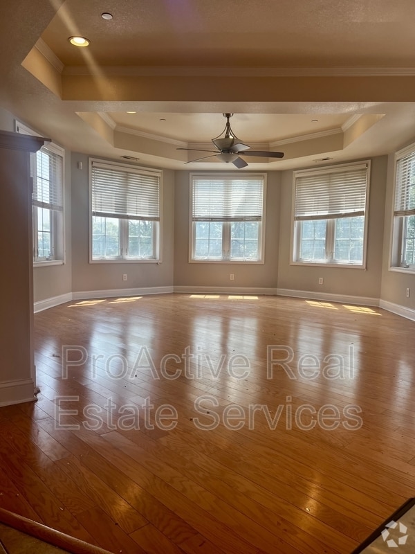 Building Photo - 2932 E Virginia Beach Blvd Unit c2 Rental