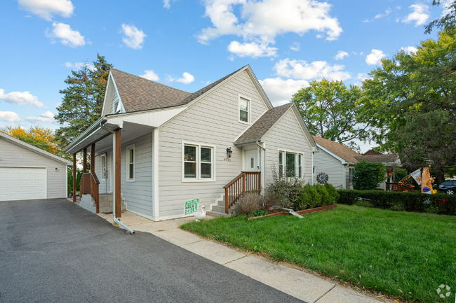 Building Photo - 9725 Normandy Ave Rental