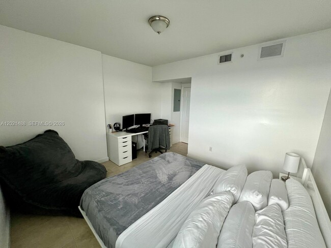 Photo - 1723 SW 2nd Ave Unit 1106