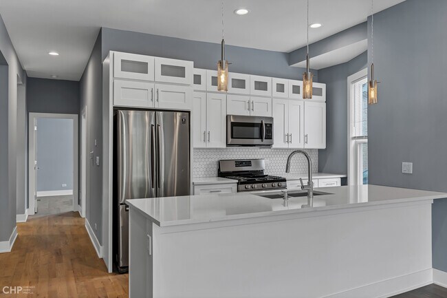 Photo - 6439 S Maryland Ave Unit 3