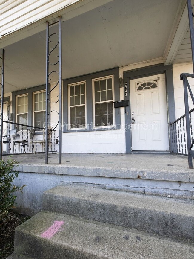 Photo - 2743 Steele Ave