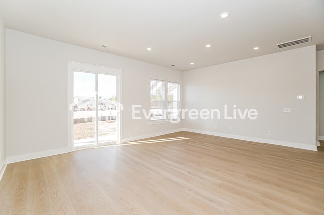 Photo - 129 Bloomsbury St