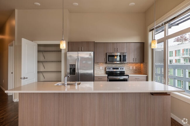 2BR, 2BA - 1,071SF