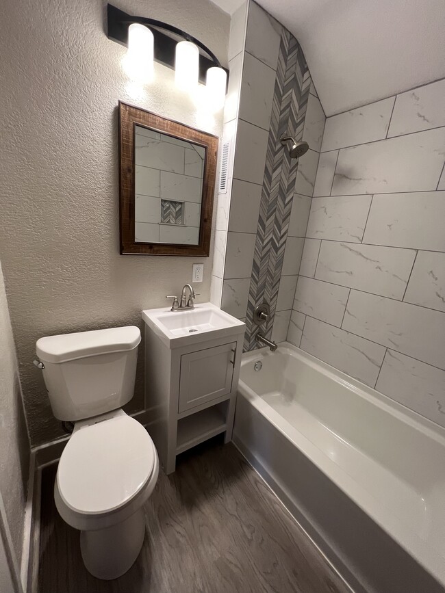 Photo - 931 S 74th St Unit Upper