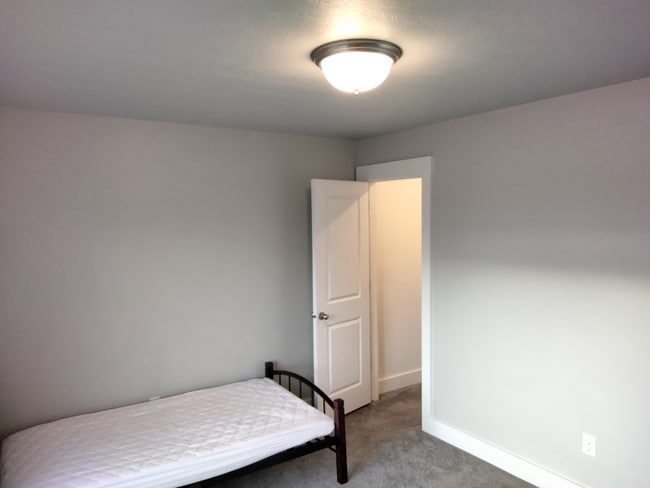 Photo - 1809 N 400 W