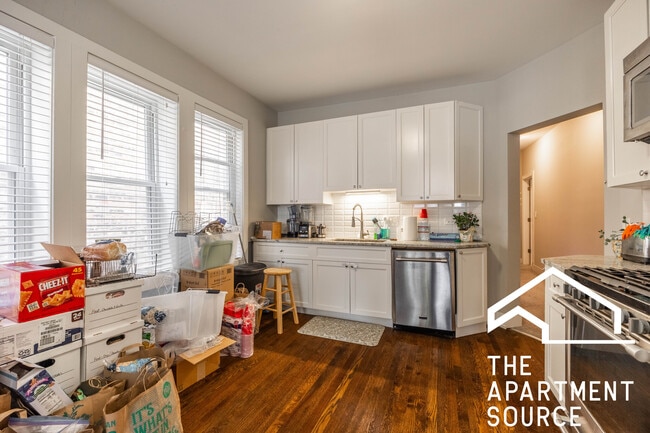 Photo - 3022 N Avers Ave Unit 1