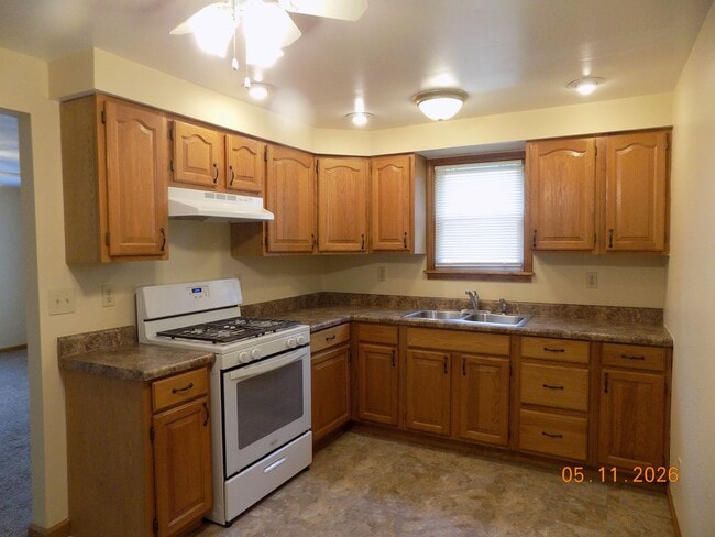Photo - 454 Albert St Unit A