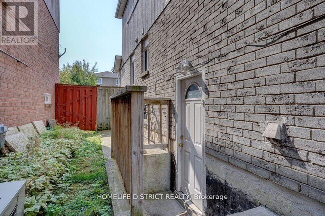 Photo - 1861 Bainbridge Dr