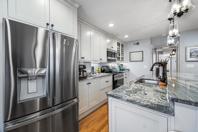Photo - 228 Havre St Unit 3
