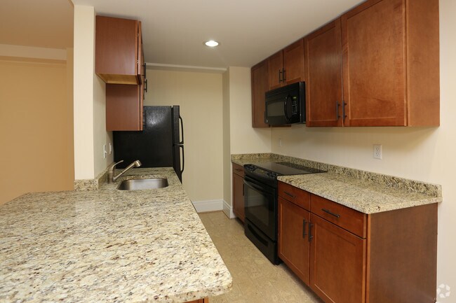 175 North - The Ambassador - Kitchen