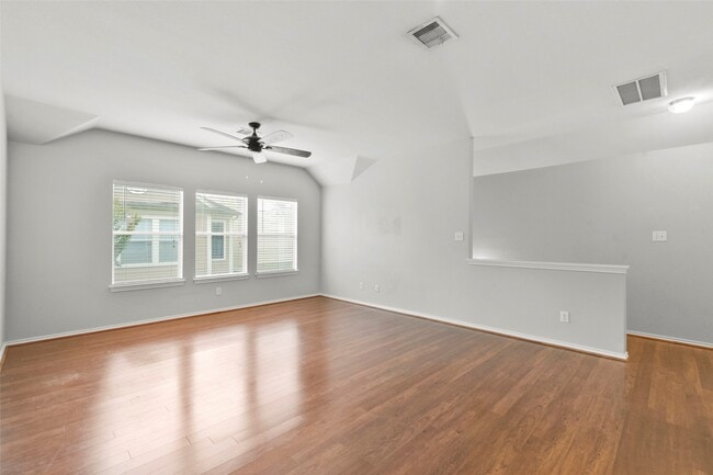 Building Photo - 1313 Paige St Rental