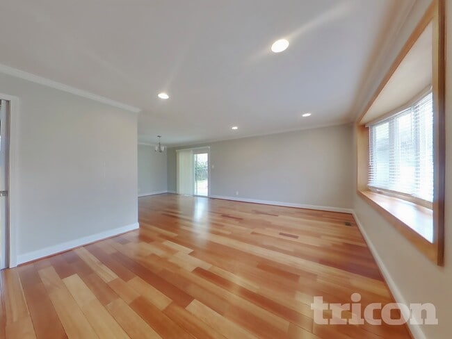 Photo - 2006 Kirklin Dr